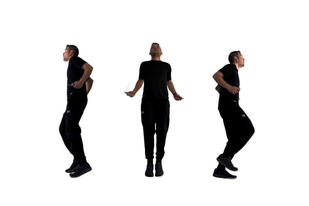Secuencia de ejercicios de salto con cuerda, mostrando técnica de salto básico y alternando los pies.